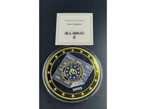 Gigant „10 Jahre Euro“ / Euro-Giganten – vergoldete Gedenkmedaille – 70 mm – 137 g