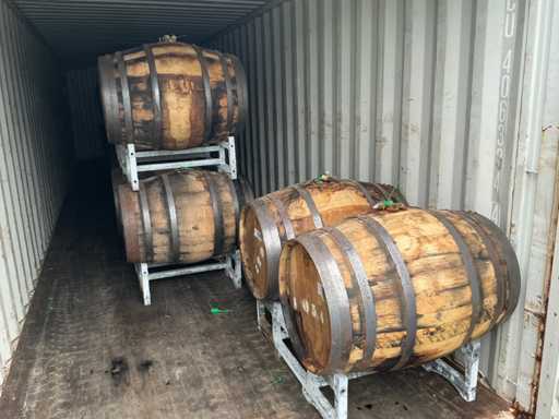 Single Grain Whisky (18 barrels, 4,025 litres, aged for 4 years)