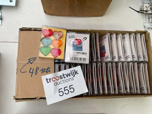48 x Set of Magnet; Heart motif