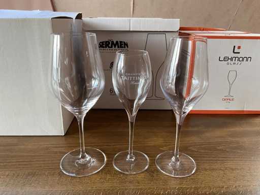 Lot Verres à champagne et à vin en boîte