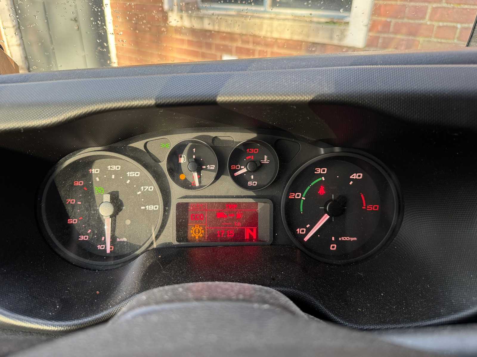 Iveco Daily 40C17 3.0 375 170pk 2016, VS-281-H