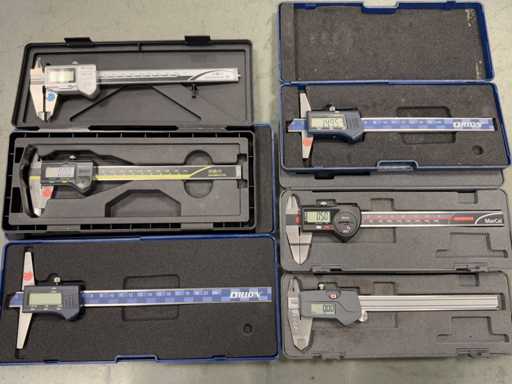   6 pieds à coulisse numériques