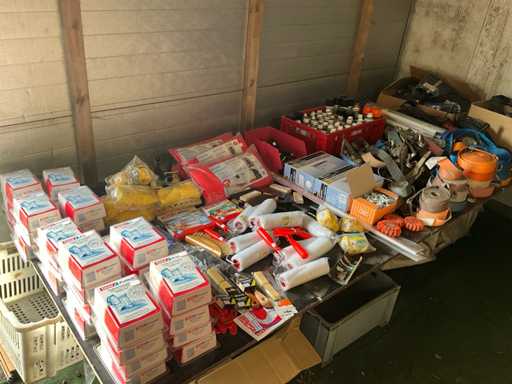 diverse werkgereedschappen/matrialen