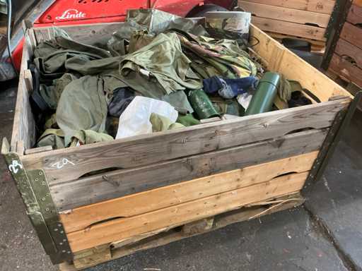 Various NL Army Clothing