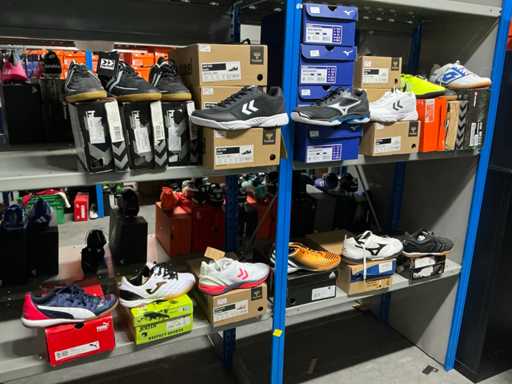 Partij diverse Mizuno/Hummel/etc  indoor schoenen (22x)