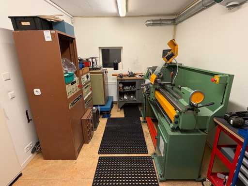 Various Optic Instruments and Optic equipment due to business termination