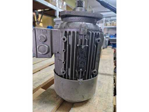 WATT DRIVE  Gearmotor with input gear