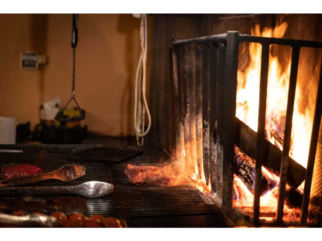 Catering inventory due to renovation grill-restaurant "In de Zwaan"