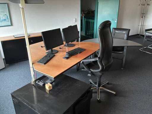 Schreibtisch