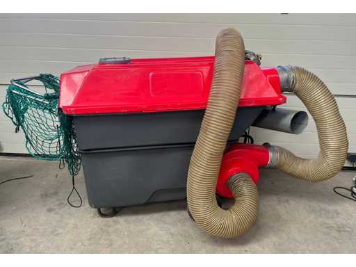 Ball pit ball cleaning machine