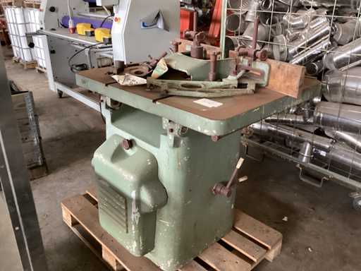 Spindle moulder