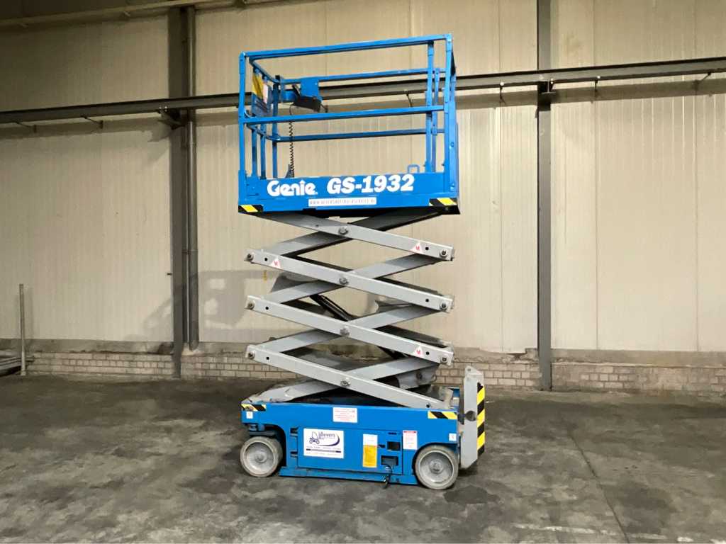 Genie GS2632 aerial platform from the Netherlands, used Genie GS2632 aerial  platform for sale from the Netherlands