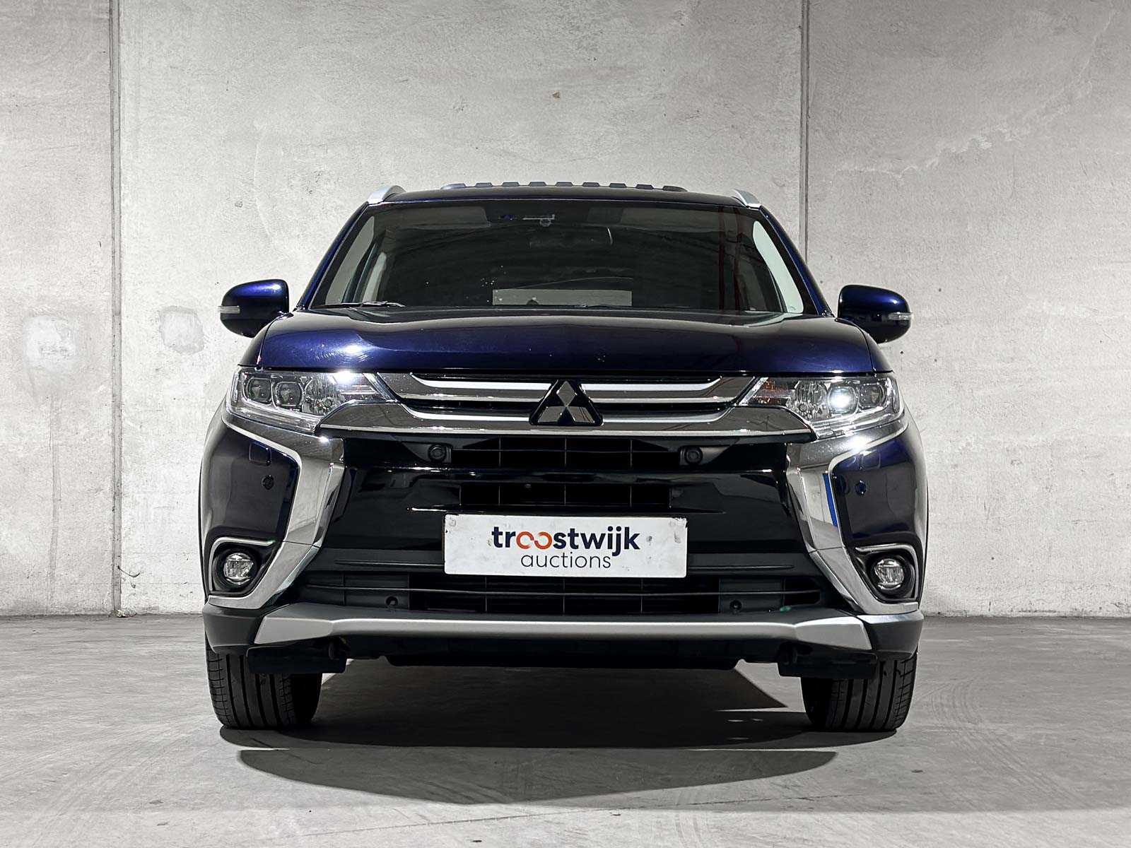 Mitsubishi Outlander 2.2 DI-D Instyle 4WD 150hp 2017, V-802-JZ