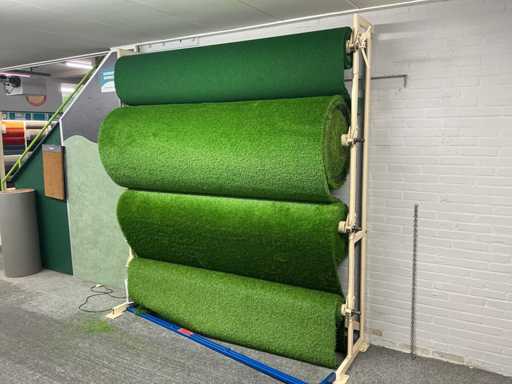 Divers rouleaux de gazon artificiel
