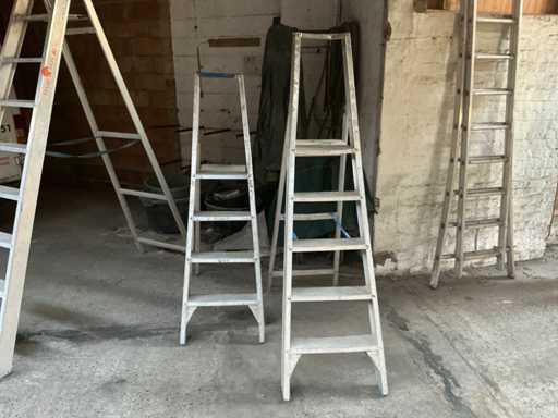Diverse ladders (2x)
