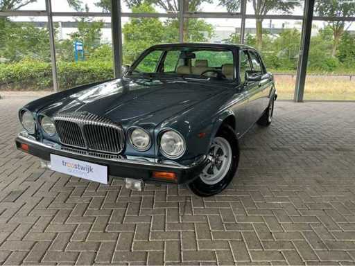 Daimler Double Sic XJ Series III 5.3 V12 195 KM 