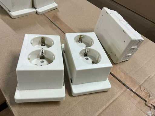Lotto di prese a muro e scatole di derivazione