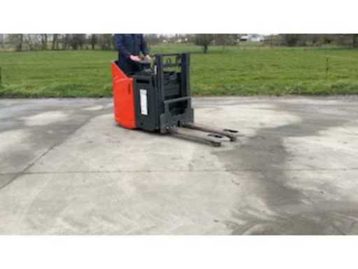 80f6ceca-831d-43de-be2e-4908b4fcb00a.mp4