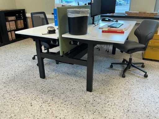 Geschakelde elektrische  in de hoogte verstelbare bureautafel (2x)