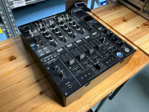 Pioneer DJM800  DJ Mixer