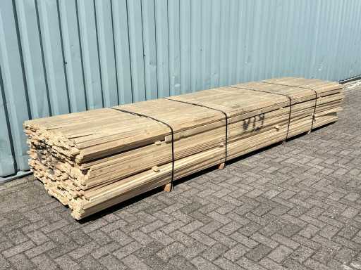 Vol pakket vuren houten latten