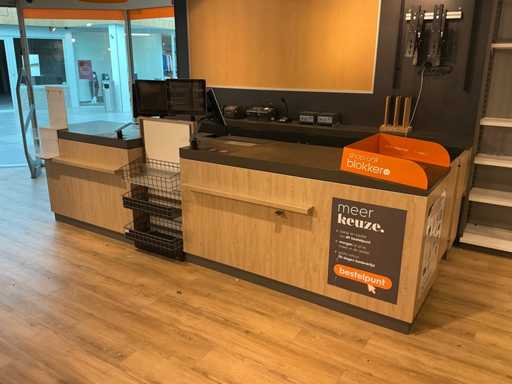 Ladentheke mit Rückwand