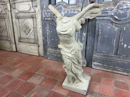 Statuia Victoriei înaripate a lui Samothrace