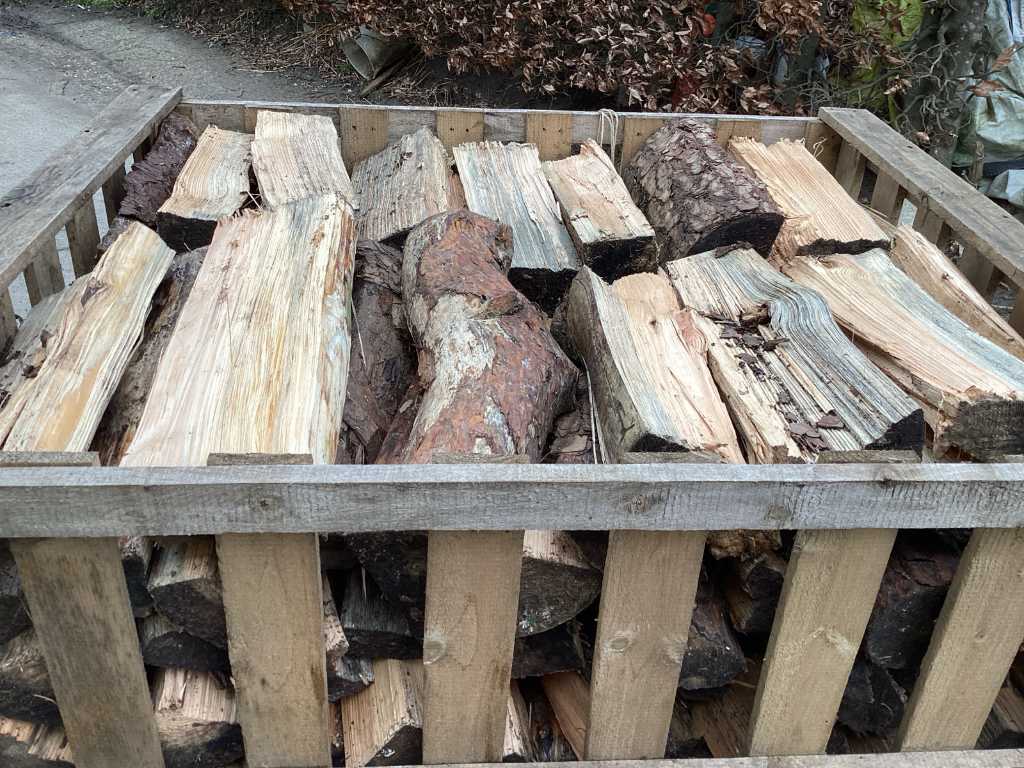 10 X 1,2 mètres cubes de bois mélangé, hors boîte en bois ;