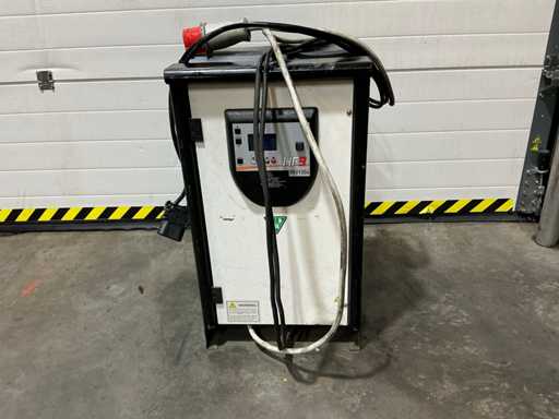 PBM 80/120 Acculader