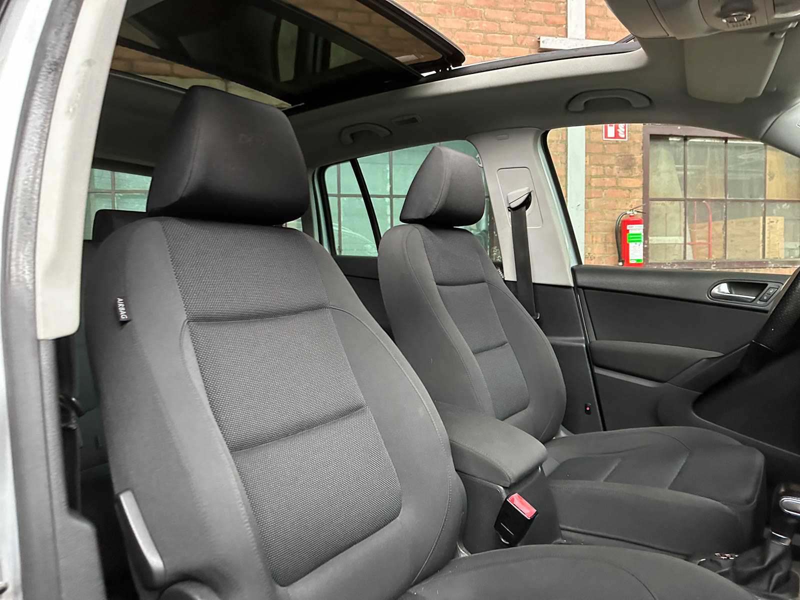 Volkswagen Tiguan 2.0 TSI Sport&Style 4Matic R-Line 170pk 2010, 21-KJR-3 Youngtimer