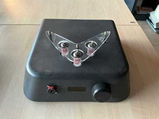 Binaural UN C44 Tube Headphone amplifier