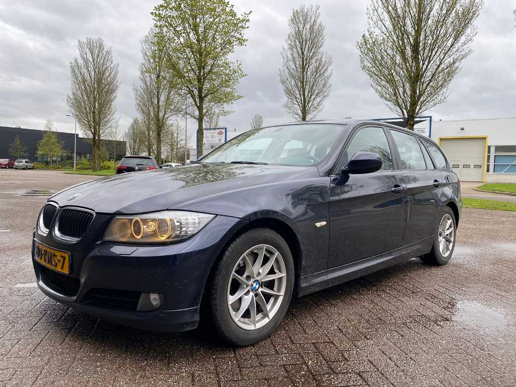 BMW 320i Touring Business Line Style, 80-KNS-7