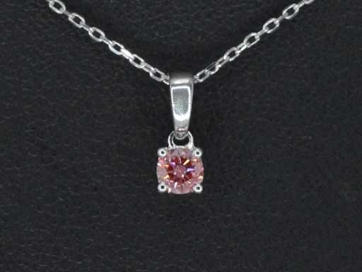 Collier en or blanc avec un diamant rose 0,20 carat
