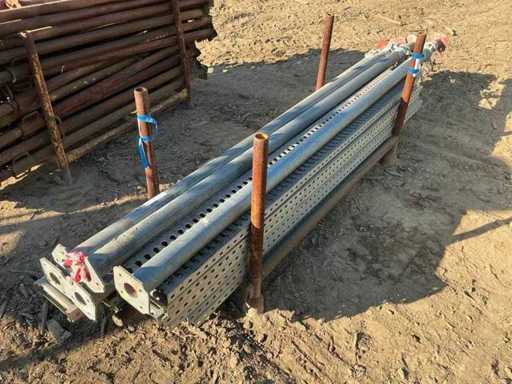 Stock d’accessoires et de grilles