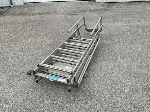 Échelle de Zarges avec plateforme