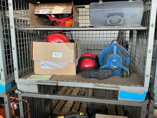 Veiligheidshelmen en kabelhaspel