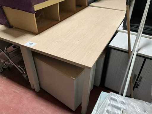 Office tables (4x)