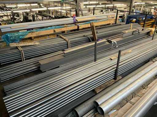 Série de tuyaux en acier