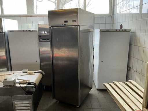 2012 Isa Labor 70 RS/RV Freezer