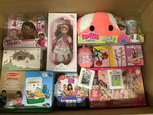 Nouveaux jouets, y compris Lego et Pokémon