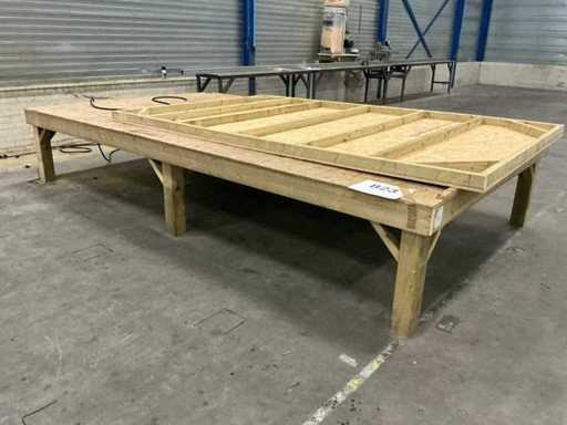 Wooden work table