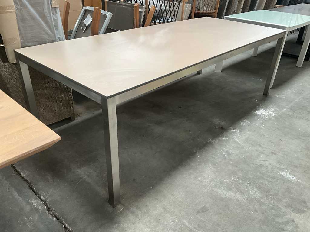 1x Table rectangular