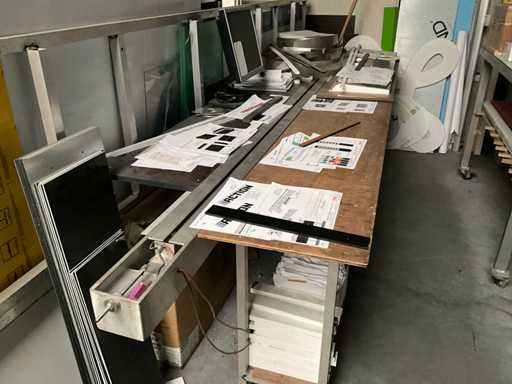 Semi-manuele snijtafel voor plaatmateriaal