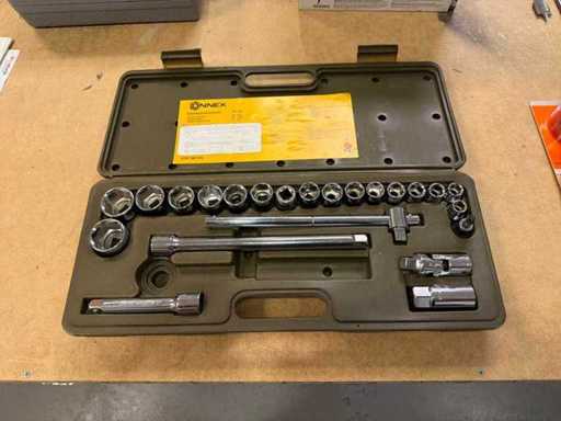 Set di chiave inglese (chiave mancante)