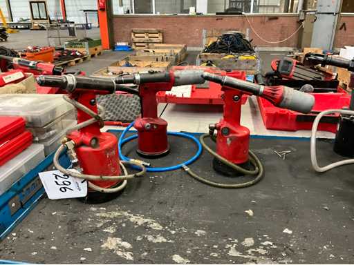 FAR Various pneumatic blind rivet nut pliers (3x)