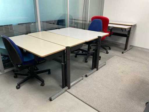 Gispen Desk and desk chair (3x)