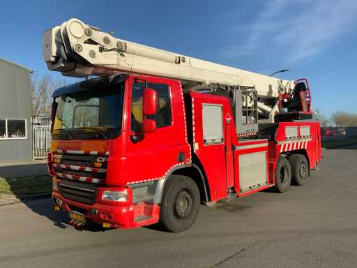 2009 DAF CF 75 Camion avec nacelle télescopique Hilton de 32 m