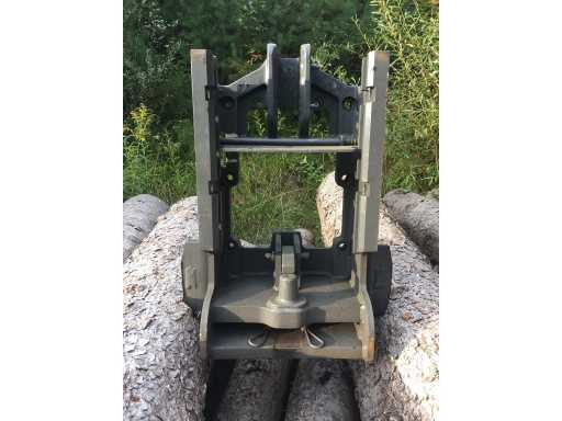 Claas Arion 640 - 2009 - Cavalletto e tirante per rimorchio