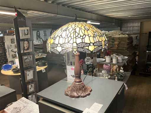 TIFFANY Tafellamp met dragonfly decoratie en parels in kap