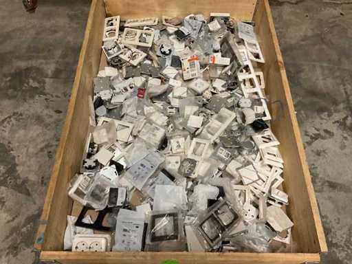 Un lot de material de instalare